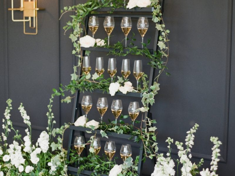 weddings-wine-glasses-shelf